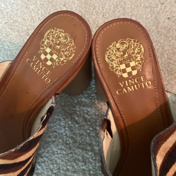 Vince Camuto 9.5 calf hair platform sandals - Picture 2 of 11